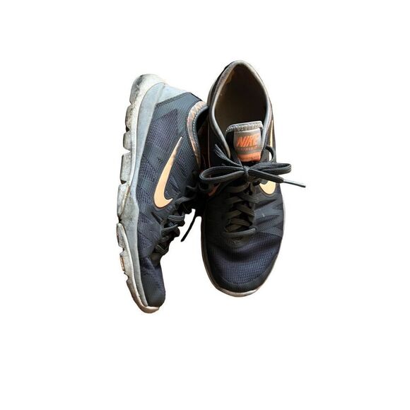 Nike woman’s running shoes size - Picture 2 of 5